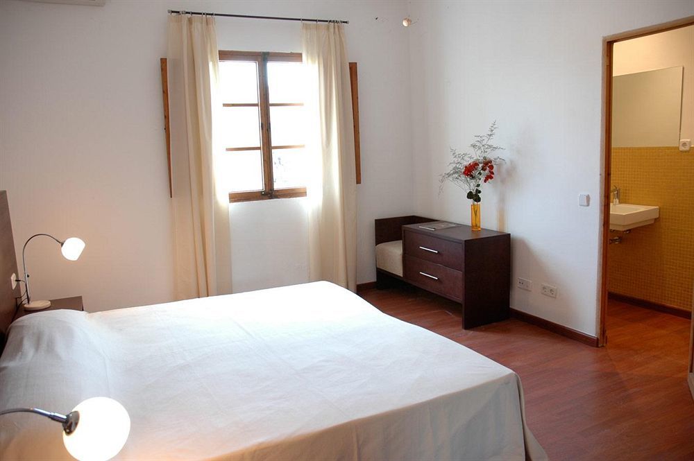 Loftotel Canet Esporles Ngoại thất bức ảnh
