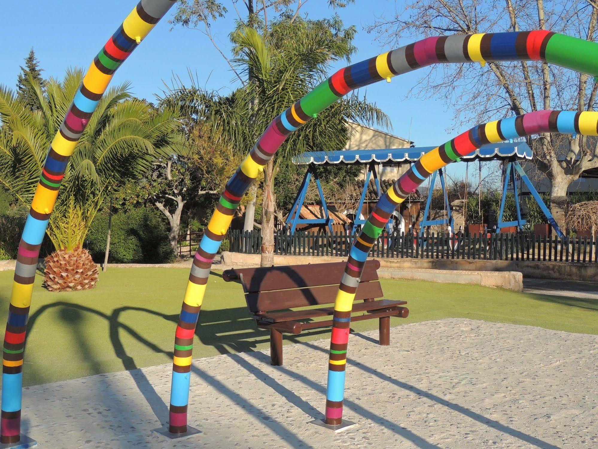 Loftotel Canet Esporles Ngoại thất bức ảnh