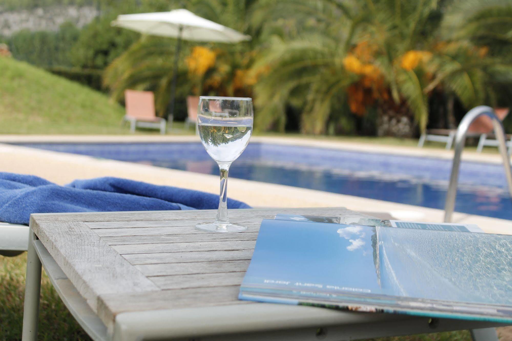 Loftotel Canet Esporles Ngoại thất bức ảnh